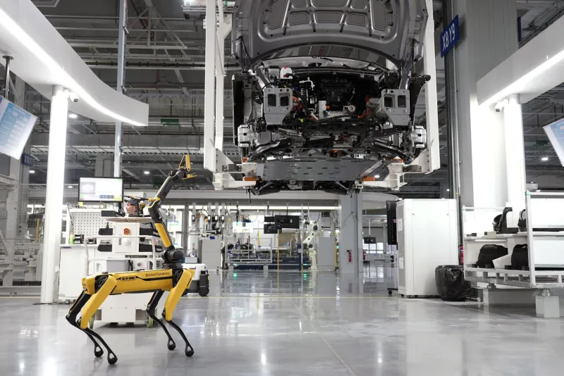 Vernetzte Produktion: Wie IoT-Systeme deutsche Fertigungsbetriebe grundlegend verändern